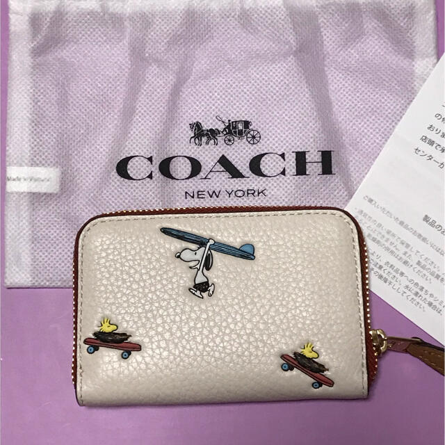 COACH(コーチ)のCOACH×PEANUTS  コーチ　スヌーピーコインケース レディースのファッション小物(コインケース)の商品写真