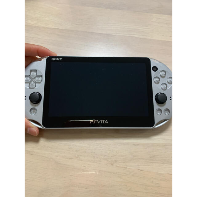 【美品】PS Vita PCH-2000 シルバー 本体 付属品完備