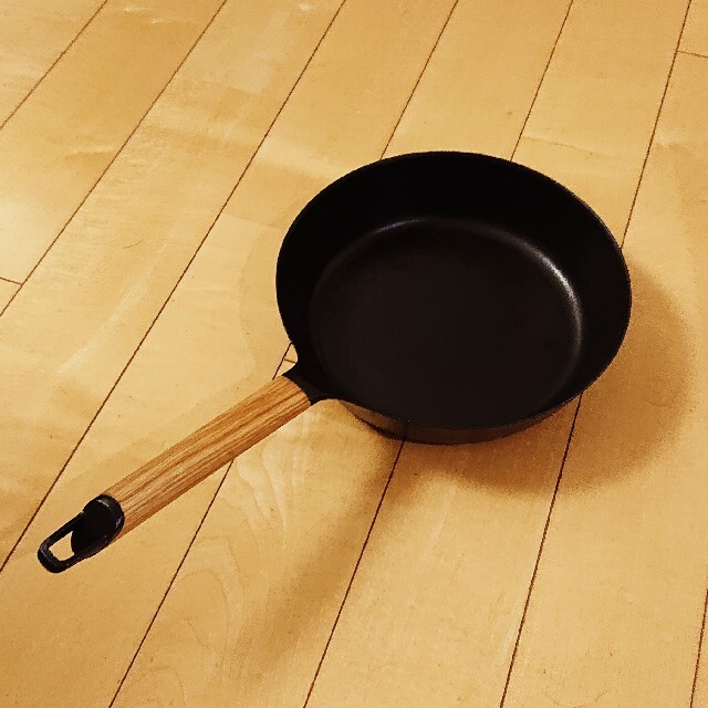 へんみ様専用バーミキュラ フライパン24cm VERMICULAR 直販 32%割引
