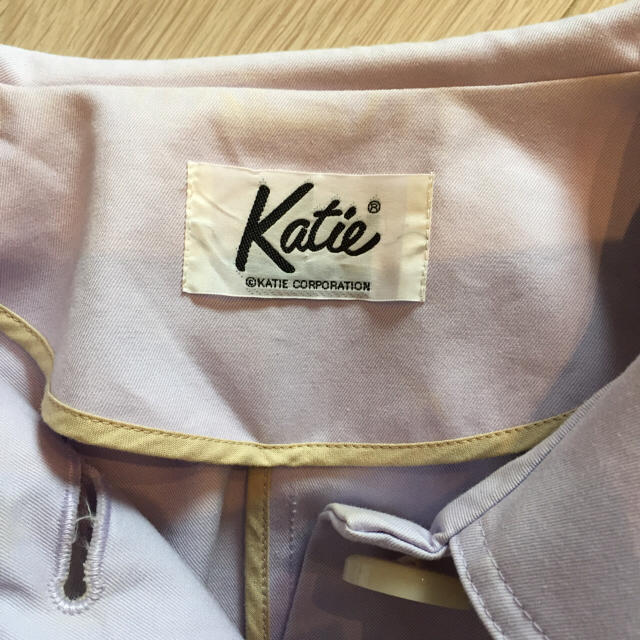 Katie(ケイティー)のkatie コート レディースのジャケット/アウター(トレンチコート)の商品写真