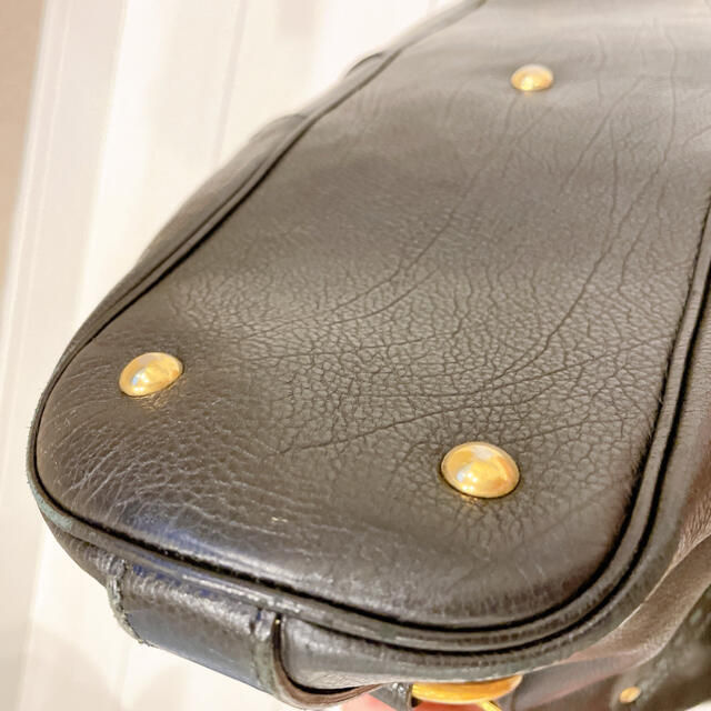 Yves Saint Laurent Beaute(イヴサンローランボーテ)のイヴサンローラン　ミューズバッグ　黒　 レディースのバッグ(ハンドバッグ)の商品写真
