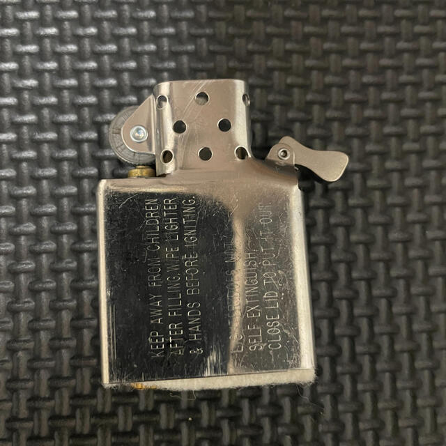 ZIPPO(ジッポー)の山本寛斎　時計付き　zippo ジッポー メンズのファッション小物(タバコグッズ)の商品写真