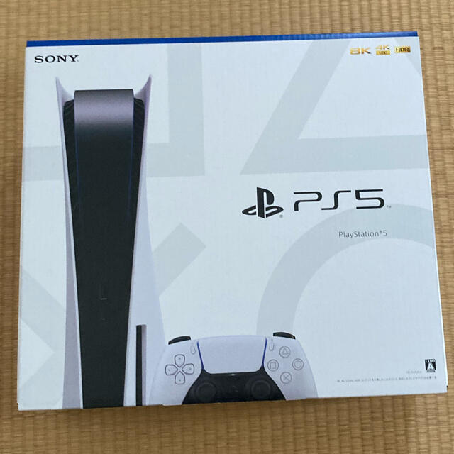 SONY(ソニー)のプレイステーション5 PlayStation5★未開封★ 保証書有り エンタメ/ホビーのゲームソフト/ゲーム機本体(家庭用ゲーム機本体)の商品写真