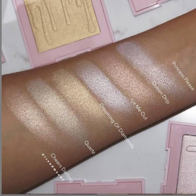 Kylie Cosmetics(カイリーコスメティックス)のkylie cosmetics ハイライトDREAMIN OF DIAMONDS コスメ/美容のベースメイク/化粧品(フェイスカラー)の商品写真