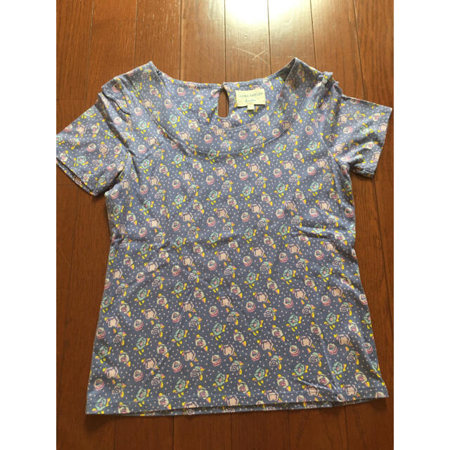 LAURA ASHLEY(ローラアシュレイ)のローラアシュレイ Tシャツ パープル ケーキ 花  レディースのトップス(Tシャツ(半袖/袖なし))の商品写真