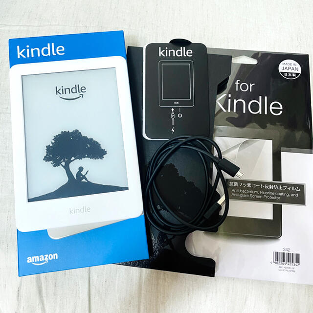 ☆ほぼ新品☆ Kindle(第10世代) Wi-Fi 8GB ホワイト 広告なし スマホ/家電/カメラのPC/タブレット(電子ブックリーダー)の商品写真