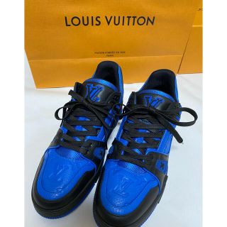 ルイヴィトン(LOUIS VUITTON)の最終値下げ　LVトレイナー.ラインスニーカー　完売カラー！(スニーカー)