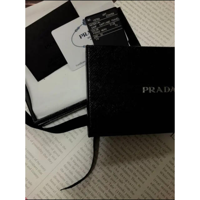 PRADA(プラダ)のPRADAプラダ iPhoneケース　ブラック　iPhone X XS スマホ/家電/カメラのスマホアクセサリー(iPhoneケース)の商品写真