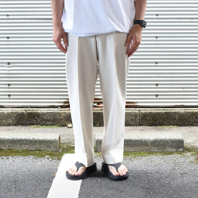 MARKAWEAR(マーカウェア)のMARKAWARE 21sss FLAT FRONT TROUSERS メンズのパンツ(スラックス)の商品写真