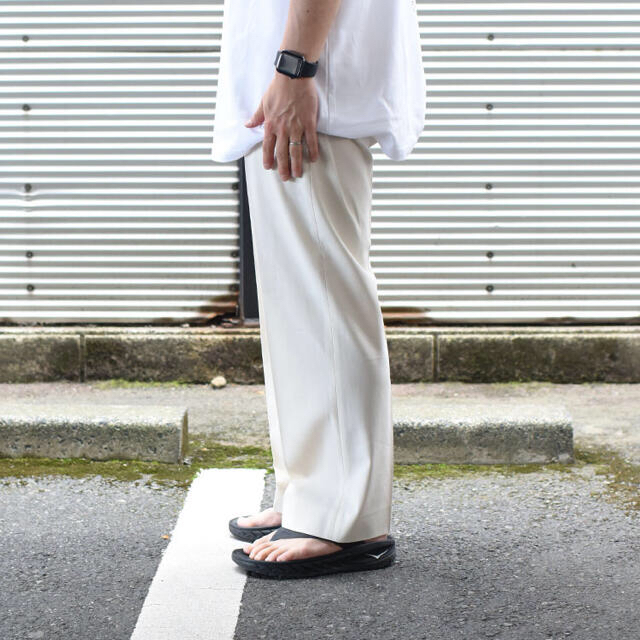 MARKAWEAR(マーカウェア)のMARKAWARE 21sss FLAT FRONT TROUSERS メンズのパンツ(スラックス)の商品写真