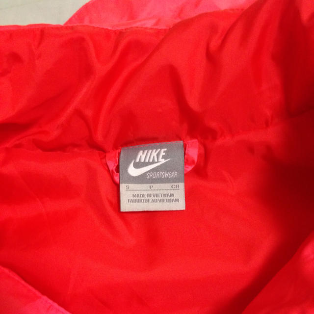NIKE(ナイキ)のnikeダウンベスト レディースのジャケット/アウター(ダウンベスト)の商品写真