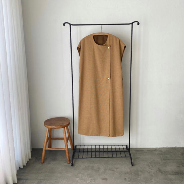 nuyuh bicolor caramel long vestの通販 by e's shop｜ラクマ