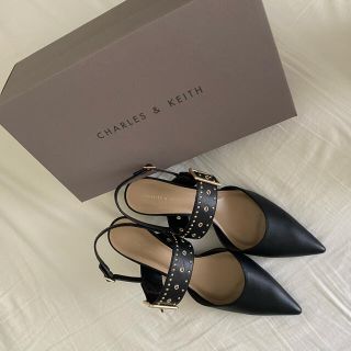 チャールズアンドキース(Charles and Keith)のスタッズスリングバックヒール　ブラック(ハイヒール/パンプス)