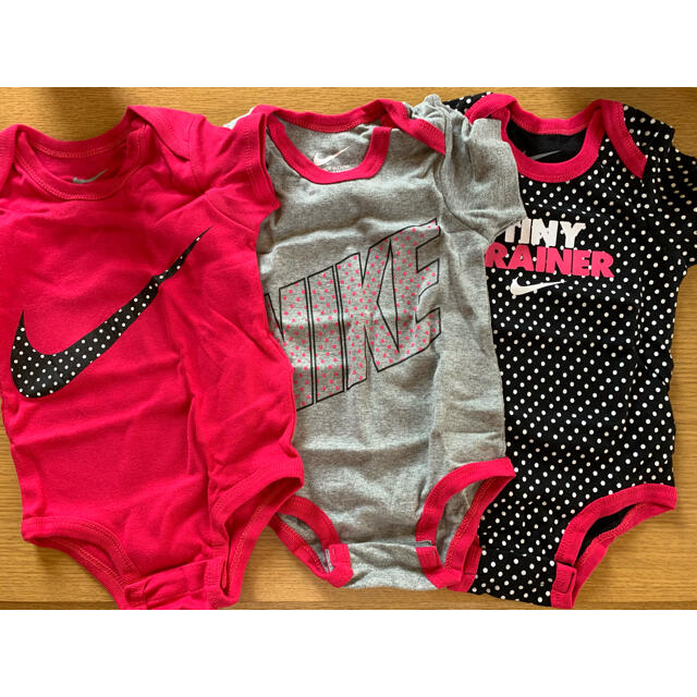 NIKE(ナイキ)のナイキ ロンパース 12〜18M 3枚セット キッズ/ベビー/マタニティのベビー服(~85cm)(ロンパース)の商品写真