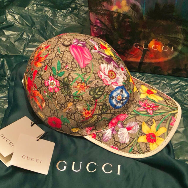 Gucci(グッチ)の新品未使用!GUCCI モノグラム　レザーキャップ　フローラル柄　ggフローラル メンズの帽子(キャップ)の商品写真