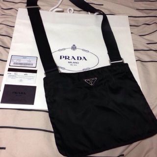 プラダ(PRADA)のPRADAプラダ🌸斜め掛けバッグ(メッセンジャーバッグ)