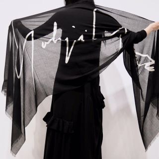 ヨウジヤマモト(Yohji Yamamoto)のyohji yamamoto ロゴストール(ストール/パシュミナ)