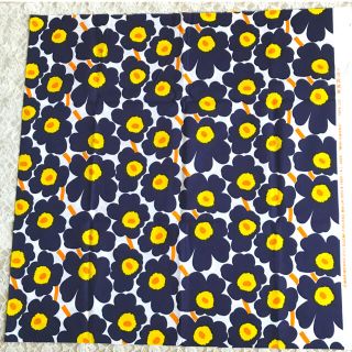 マリメッコ(marimekko)の【廃盤　新品】マリメッコ　ミニ　ウニッコ　ネイビー　71×69 生地　はぎれ(生地/糸)