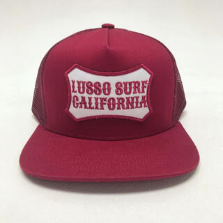 スタンダードカリフォルニア(STANDARD CALIFORNIA)の夏コーデ　LUSSO SURF ボックスロゴ刺繍キャップ☆帽子　ボルドー(キャップ)