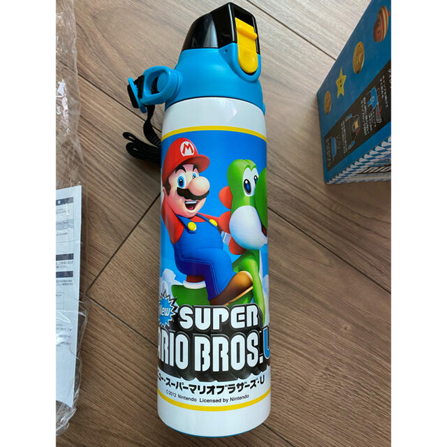 【新品】スーパーマリオ 保冷ダイレクトステンレスボトル 800ml 直飲み水筒 キッズ/ベビー/マタニティの授乳/お食事用品(水筒)の商品写真