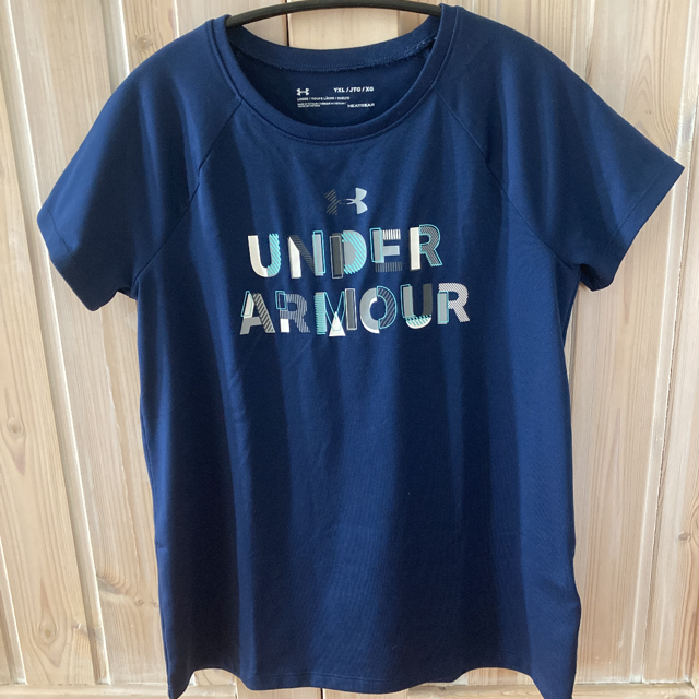 UNDER ARMOUR(アンダーアーマー)のアンダーアーマーTシャツ(2枚) キッズ/ベビー/マタニティのキッズ服女の子用(90cm~)(Tシャツ/カットソー)の商品写真