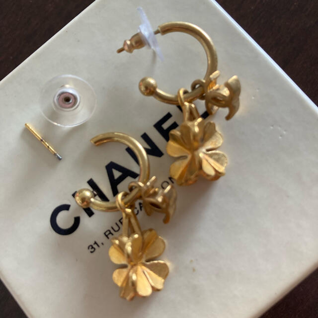 CHANEL ピアス　クローバー