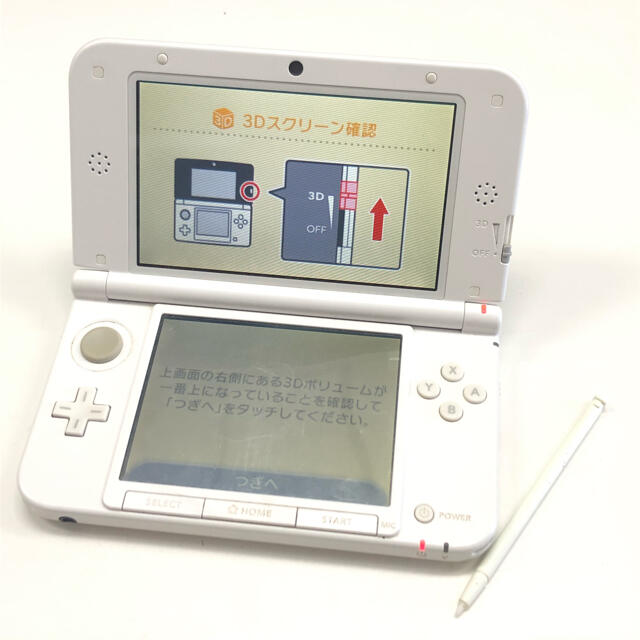 ニンテンドー3DS(ニンテンドー3DS)の任天堂 3DSLL ホワイト エンタメ/ホビーのゲームソフト/ゲーム機本体(携帯用ゲーム機本体)の商品写真