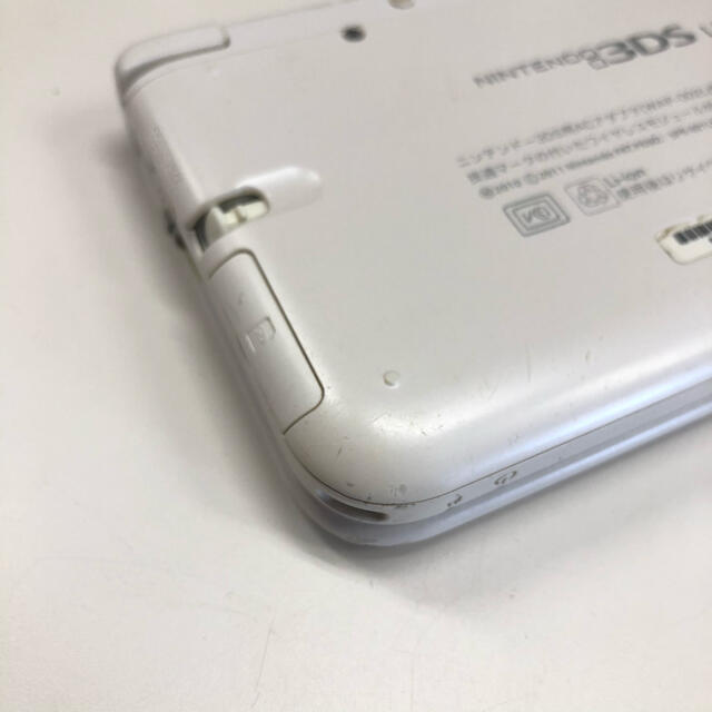 ニンテンドー3DS(ニンテンドー3DS)の任天堂 3DSLL ホワイト エンタメ/ホビーのゲームソフト/ゲーム機本体(携帯用ゲーム機本体)の商品写真