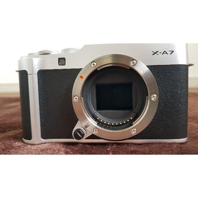 富士フイルム(フジフイルム)のFUJIFILM　X-A7　ブラックレンズキット＋おまけ スマホ/家電/カメラのカメラ(ミラーレス一眼)の商品写真