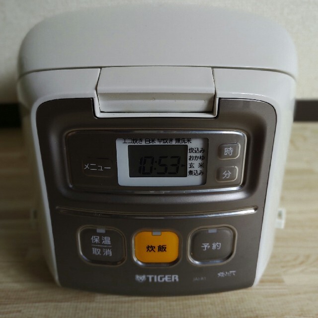TIGER(タイガー)の炊きたて　TIGER  JAI-R1 スマホ/家電/カメラの調理家電(炊飯器)の商品写真