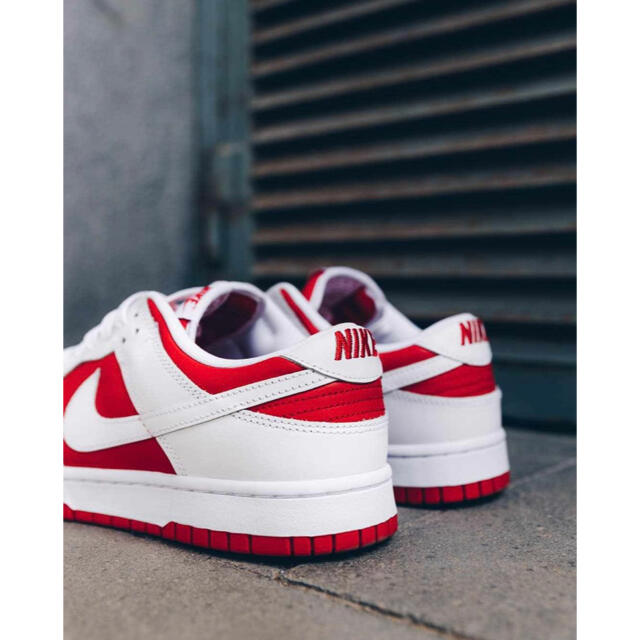 NIKE(ナイキ)のNIKE DUNK LOW "CHAMPIONSHIP RED" 30cm メンズの靴/シューズ(スニーカー)の商品写真