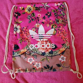 アディダス(adidas)のadidasナップサック　花柄(リュック/バックパック)