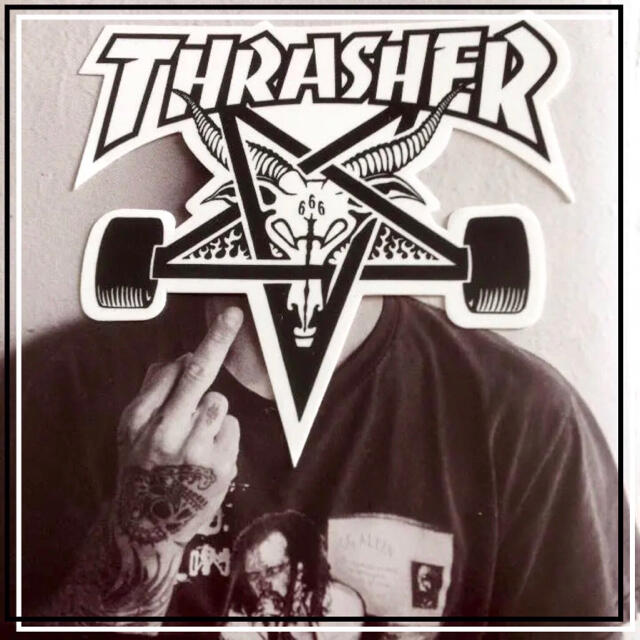 THRASHER(スラッシャー)のTHRASHERスラッシャーマガジンUS限定型抜きロゴアイコンステッカー スポーツ/アウトドアのスポーツ/アウトドア その他(スケートボード)の商品写真