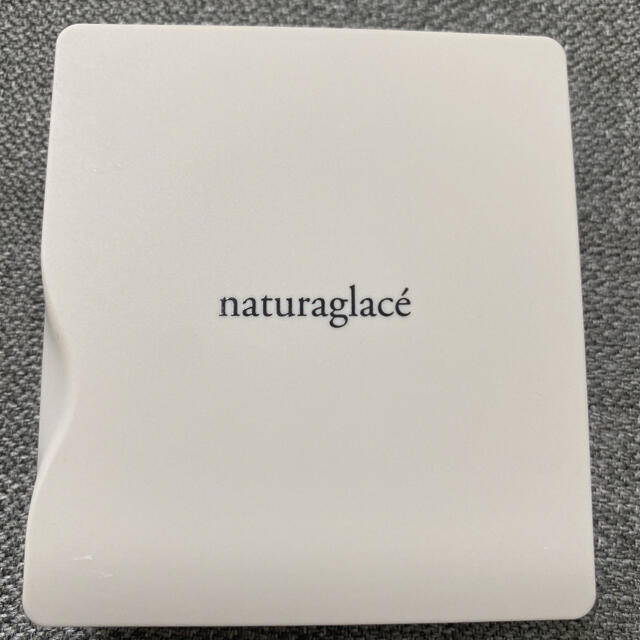 naturaglace(ナチュラグラッセ)の新品！ナチュラグラッセ　チークブラッシュ　04 ヌード コスメ/美容のベースメイク/化粧品(チーク)の商品写真