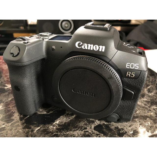 Canon(キヤノン)のCANON EOS R5 スマホ/家電/カメラのカメラ(ミラーレス一眼)の商品写真