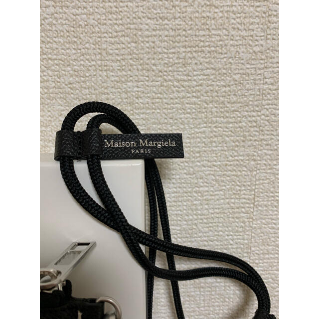 Maison Martin Margiela(マルタンマルジェラ)の新品 メゾンマルジェラ スマートフォンケース ポーチ 定価53,900円ブラック メンズのバッグ(ショルダーバッグ)の商品写真