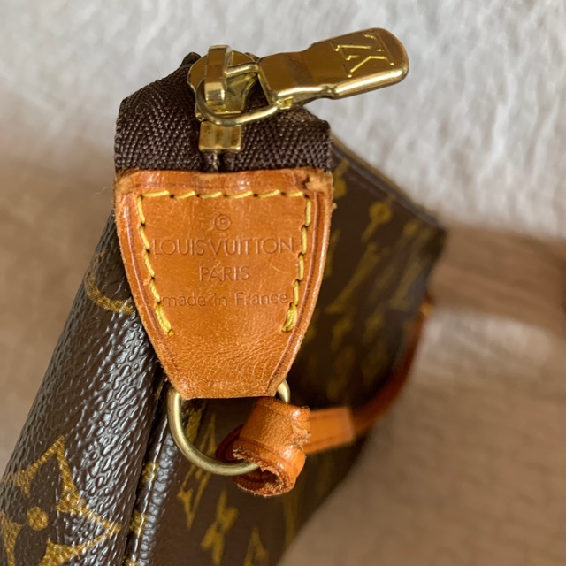 LOUIS VUITTON(ルイヴィトン)のルイヴィトン　アクセサリーポーチ　モノグラム　 レディースのファッション小物(ポーチ)の商品写真