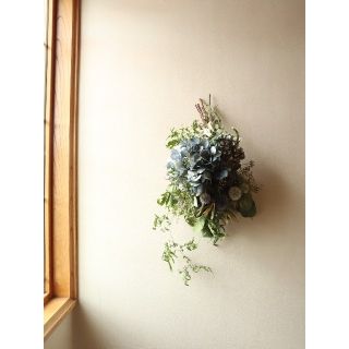 藍色紫陽花とアンティーク紫陽花の涼しげなスワッグ。ドライフラワースワッグ。(ドライフラワー)