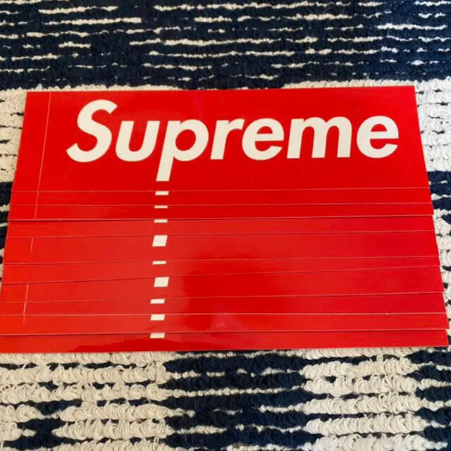 Supreme(シュプリーム)のsupreme box logo ステッカー 10枚 エンタメ/ホビーのコレクション(ノベルティグッズ)の商品写真