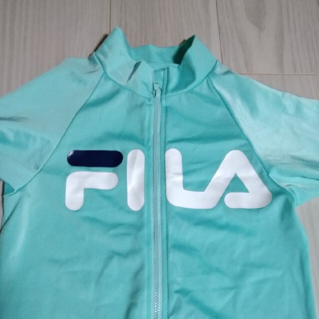 FILA(フィラ)のFILA フィラ　ラッシュガード　子供用　140cm キッズ/ベビー/マタニティのキッズ服男の子用(90cm~)(Tシャツ/カットソー)の商品写真