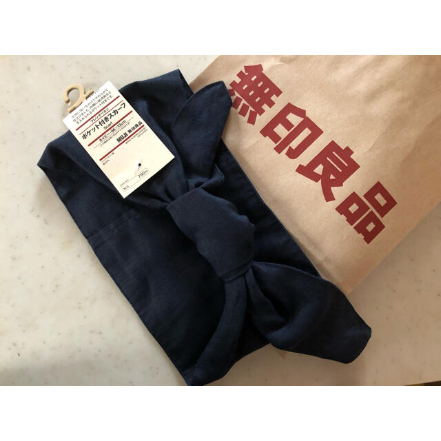 MUJI (無印良品)(ムジルシリョウヒン)の無印　ポケット付きスカーフ レディースのファッション小物(バンダナ/スカーフ)の商品写真