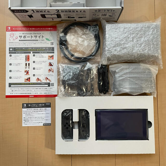 Nintendo Switch(ニンテンドースイッチ)のニンテンドーSwitch  本体　グレー　旧型 エンタメ/ホビーのゲームソフト/ゲーム機本体(家庭用ゲーム機本体)の商品写真