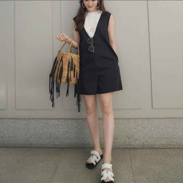 探しています♡ HYEON back open rompers