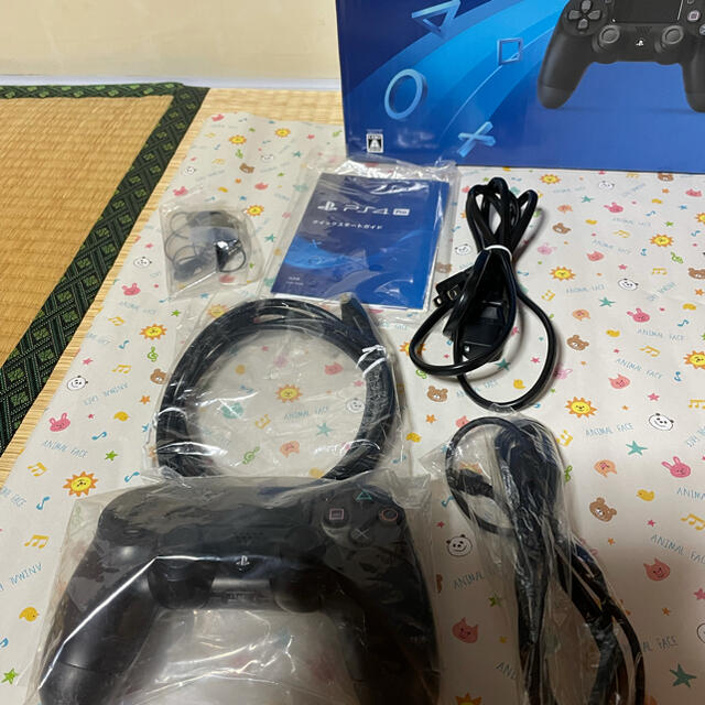 SONY(ソニー)のPS4Pro Jet Black CUH-7100B B01 エンタメ/ホビーのゲームソフト/ゲーム機本体(家庭用ゲーム機本体)の商品写真