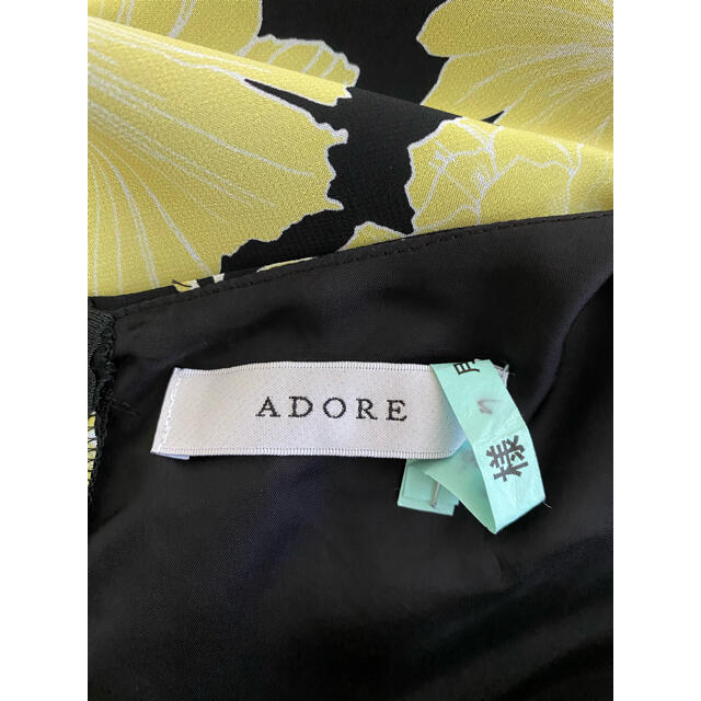 ADORE(アドーア)のアドーア　2019SS フラワープリントワンピース　36 美品 レディースのワンピース(ひざ丈ワンピース)の商品写真