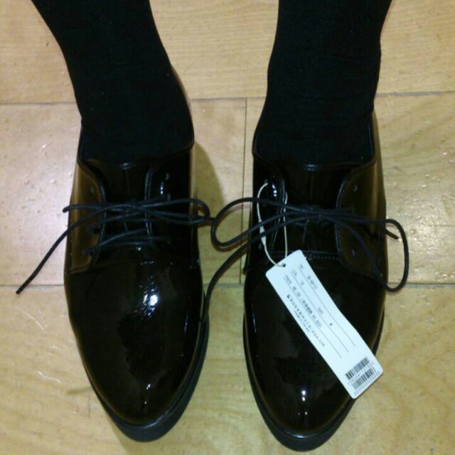 STRAWBERRY-FIELDS(ストロベリーフィールズ)のストロベリーフィールズの黒色ローファー  レディースの靴/シューズ(ローファー/革靴)の商品写真