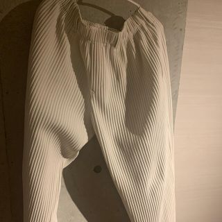 イッセイミヤケ(ISSEY MIYAKE)のISSEY MIYAKE 白 パンツ AO様専用(その他)