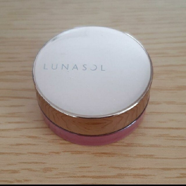 LUNASOL(ルナソル)のルナソル リップカラーバーム EX01 Shiny Sheer Pink コスメ/美容のベースメイク/化粧品(リップグロス)の商品写真