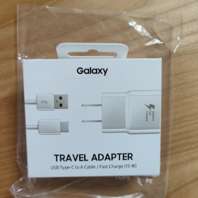 Galaxy(ギャラクシー)のgalaxy 純正 充電器 スマホ/家電/カメラのスマートフォン/携帯電話(バッテリー/充電器)の商品写真