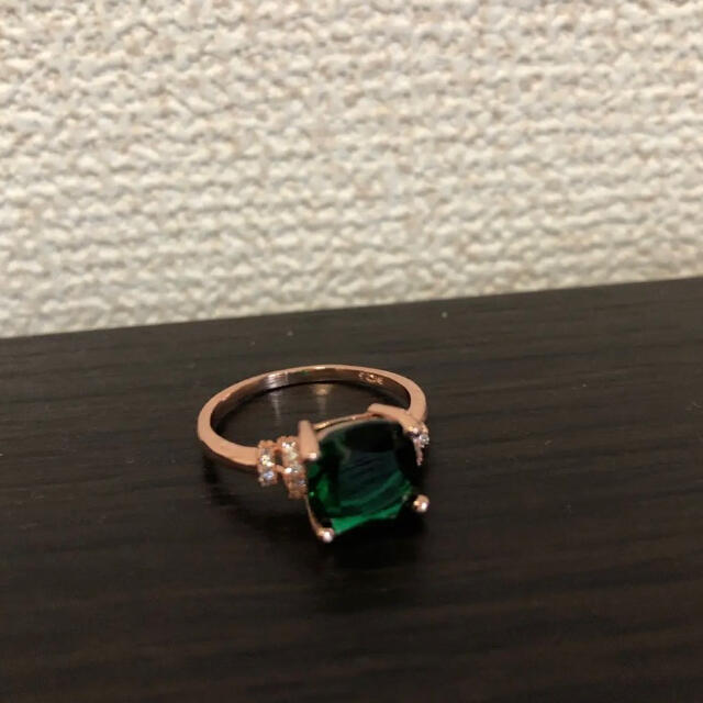 エメラルド リング レディースのアクセサリー(リング(指輪))の商品写真